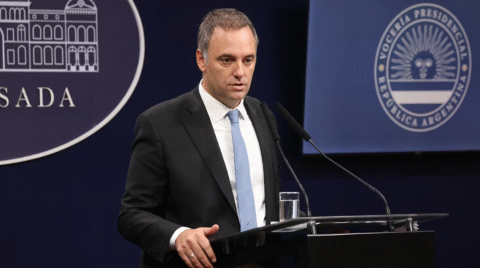 Recortes en la jefatura de Gabinete: se suspendió el uso de autos y choferes oficiales
