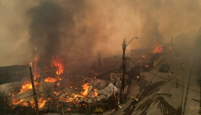 Argentina ofreció asistencia a Chile ante los incendios forestales que azotan Biobío y Ñuble
