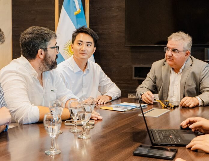 El Gobernador recibió a Lovol, empresa china fabricante de maquinaria pesada