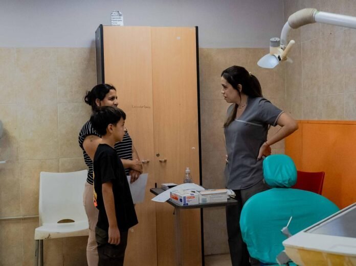 Salud infantil: el programa “Volvemos al Cole 2026” ya realizó casi 1.000 atenciones médicas