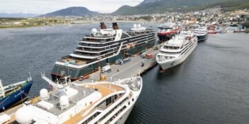 Tras la intervención de Milei al puerto de Ushuaia, aterrizó en Tierra del Fuego un avión de EE.UU.