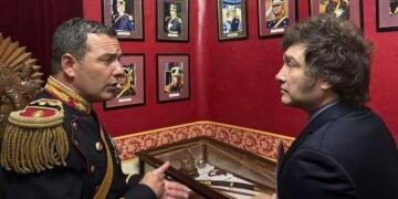 El adiós al sable corvo de San Martín: tras su despedida del Museo Histórico Milei encabezó el acto de traspaso a Granderos