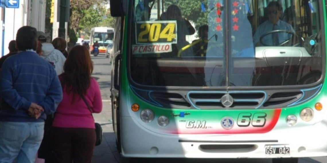 Paro de colectivos en Catamarca: transporte interrumpido por reclamo salarial de UTA