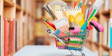 Vestir a los alumnos para el inicio de clases ya demanda una fuerte inversión familiar