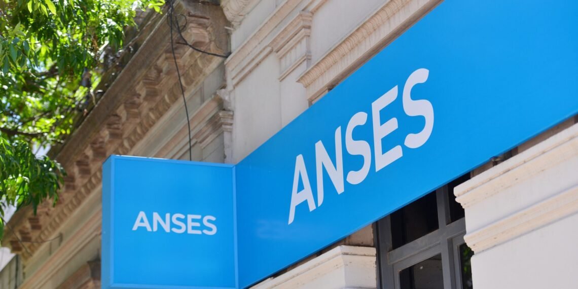 ANSES: quiénes cobran sus haberes este lunes 22 de junio