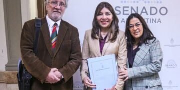 Convicción Federal presentó proyecto para relevar el endeudamiento familiar en créditos digitales