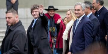 El Gobierno consigue dictamen para el Super RIGI pero tambalea su aprobación por el caso Adorni