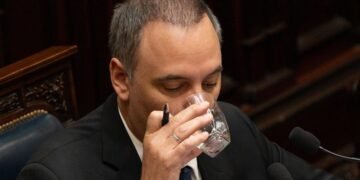 La Casa Rosada activó un operativo de contención para evitar que el Congreso le marque un límite a Adorni