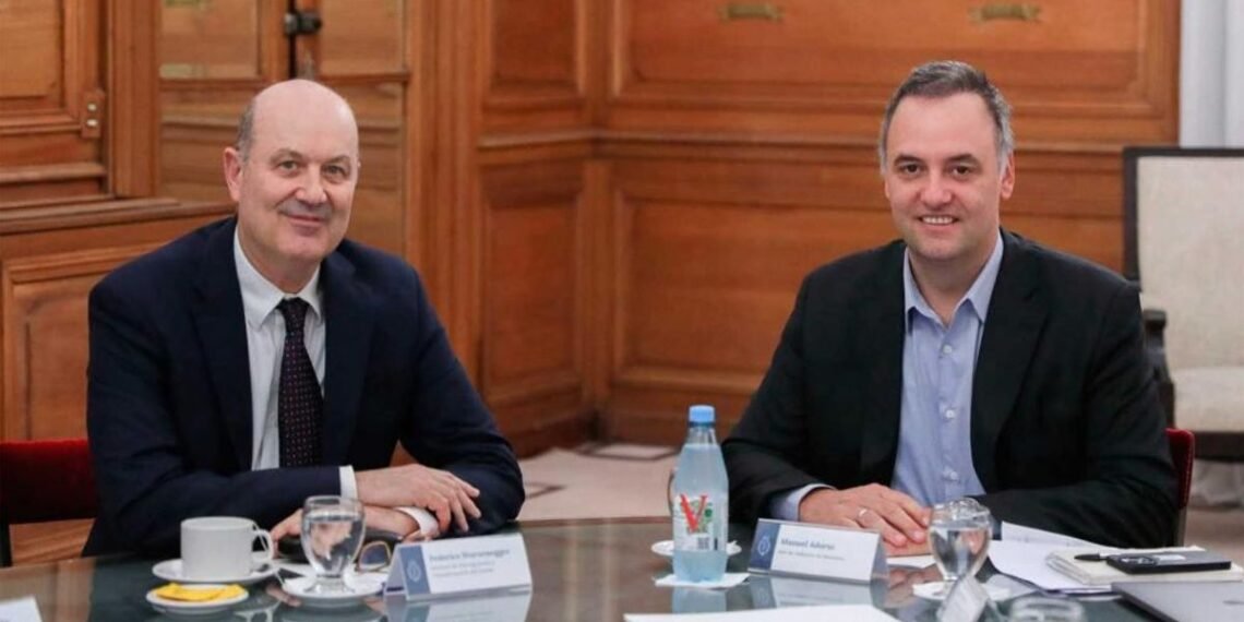 Los Milei supeditan su gobierno a evitar que Adorni sea procesado por lavado de dinero