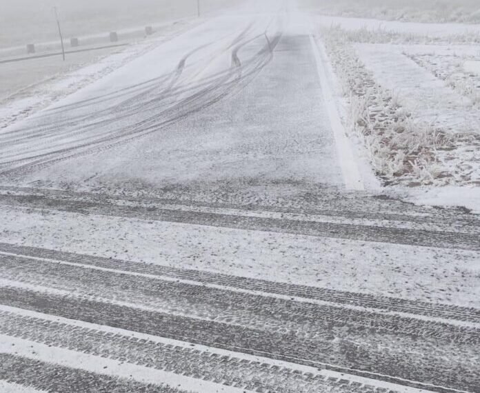 Continúa el corte total en la Ruta Provincial 42 por nevadas y hielo en la calzada