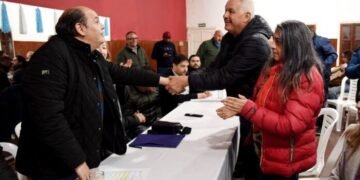 El intendente Gustavo Saadi se reunió con vecinos de Banda de Varela para atender reclamos y planificar obras