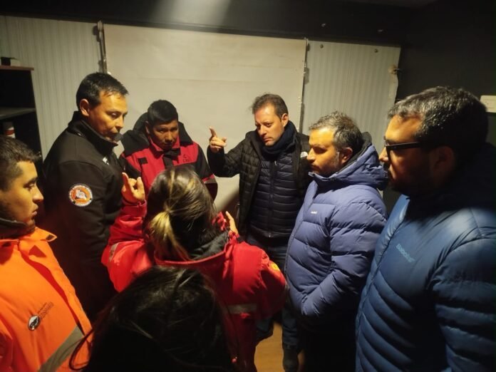 El ministro Natella supervisa el operativo de rescate de turistas en la cordillera