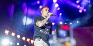 El Polaco revolucionó El Patio con un show multitudinario en la previa de la final del Mundial