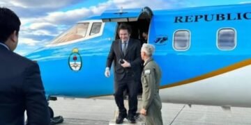 Javier Milei viaja a Perú para asistir a la asunción de Keiko Fujimori