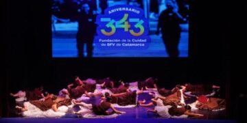 La Capital celebró su 343° aniversario con una emotiva distinción a sus vecinos
