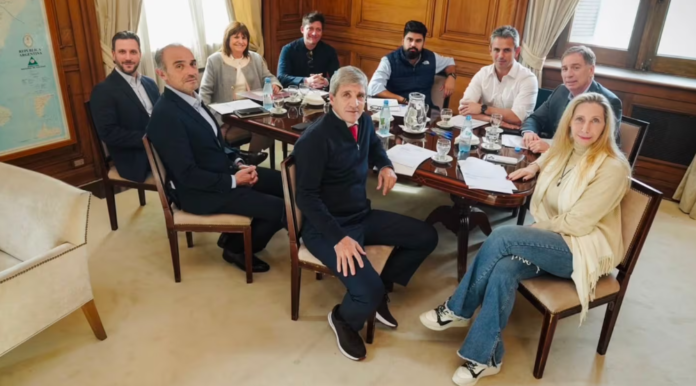 La mesa política apunta a acelerar reforma electoral y disciplina fiscal