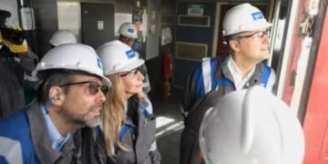 Manuel Adorni renunció al directorio de YPF tras dejar la Jefatura de Gabinete