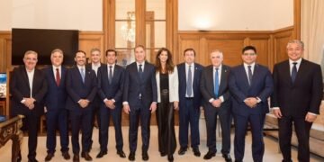 Milei y su Día de la Independencia: foto con gobernadores en Tucumán y Tedeum en CABA