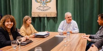 RAUL JALIL ANUNCIA BONO DE 100.000 PARA LOS 36 MUNICIPIOS DE CATAMARCA