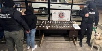 Secuestran más de un kilo de presunta cocaína en El Portezuelo y detienen a una mujer