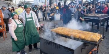 Un tamal gigante de más de 20 kilos en El Patio de la Fiesta del Poncho