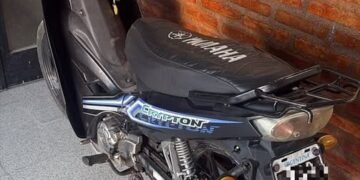Aprehendieron a una joven y secuestraron una motocicleta tras un presunto arrebato