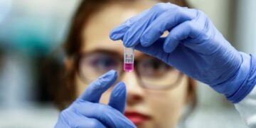 Diagnosticar a mujeres según los síntomas de los hombres: “La ciencia que se genera es totalmente androcéntrica”