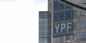 El Gobierno busca que Estados Unidos investigue el ingreso de los Eskenazi a YPF