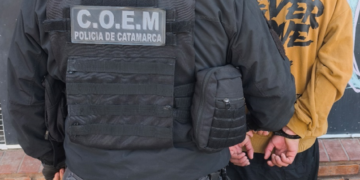 Intentó llevarse productos de un supermercado sin pagar y terminó detenido