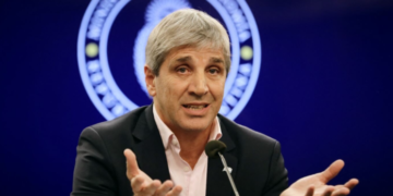 Luis Caputo anunció un plan para impulsar los créditos hipotecarios con un fondo que maneja la ANSES