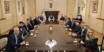 Milei encabezó una nueva reunión de Gabinete y pidió no caer en medidas populistas de cara a 2027