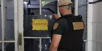Milei ignora a las familias asfixiadas por la epidemia de deuda: “¿Les pusieron una pistola en la cabeza para endeudarse?”