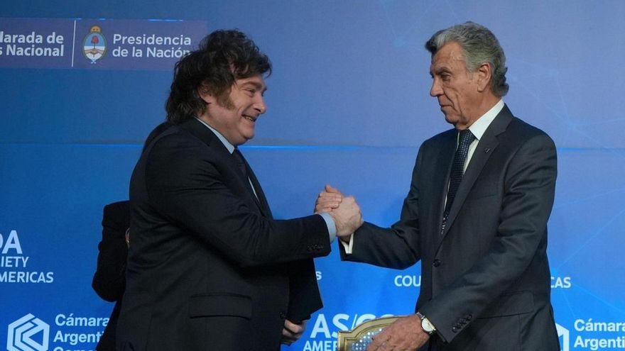 Negacionismo económico de Milei, top 20 en exportación de petróleo y éxodo industrial a Brasil
