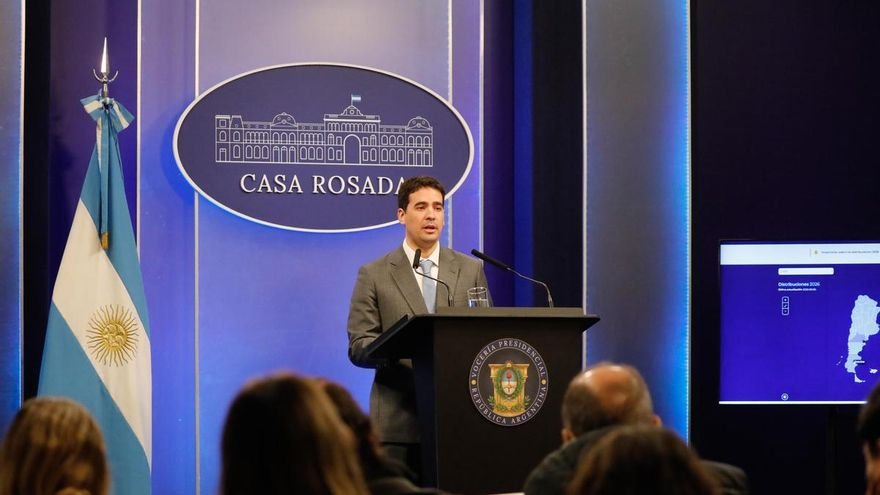Pettovello desembarcó en la mesa política y Santiago Caputo reapareció después de su ausencia del lunes