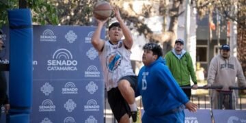 Una nueva tarde a puro básquet y juventud en La Alameda