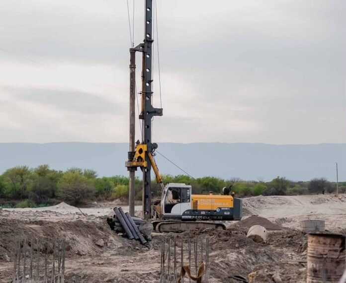 Avanza la construcción del Puente del Pantanillo que unirá Capital y Valle Viejo