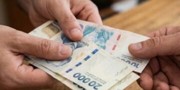 Cambiar un trabajo formal por uno informal puede reducir el salario real hasta 27,8%