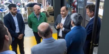 Gustavo Saadi analizó el panorama industrial con referentes de la UIA y la UICA