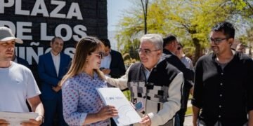 Más de 40 familias de Saujil recibieron las escrituras de sus viviendas