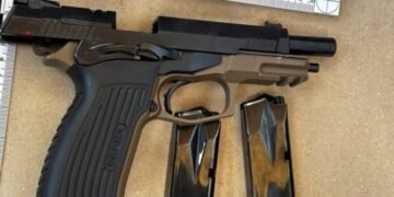 Secuestraron una pistola 9 milímetros durante un allanamiento en la Capital