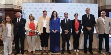 Villarruel promueve en el Senado un libro que vincula el aborto con la baja natalidad y “la cultura de la muerte”