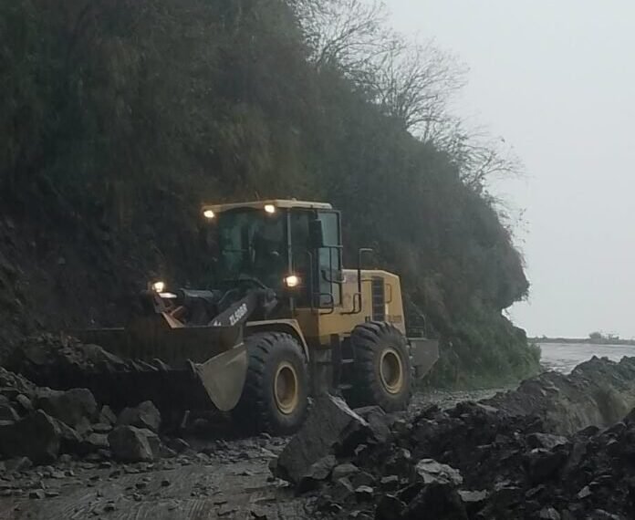 Derrumbes en la Cuesta El Clavillo: despejaron la ruta, pero piden circular con extrema precaución