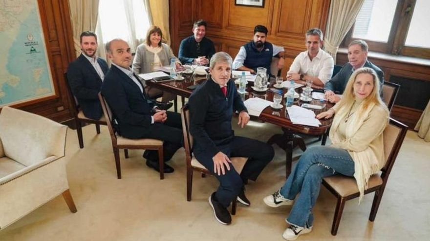El Gobierno admite una caída de la actividad por culpa del «shock externo» y apuesta a una recuperación en 2027