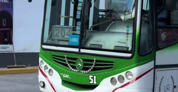 El paro de colectivos sigue vigente en Catamarca, aunque hay unidades de GM circulando