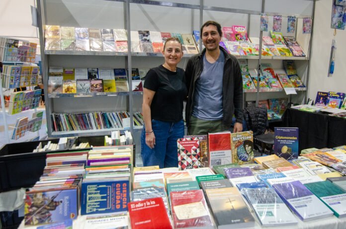 Entre clásicos y novedades: qué recomiendan los libreros en la Feria del Libro