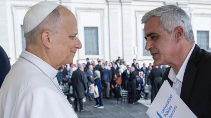 Las universidades públicas le entregaron un informe al papa León XIV