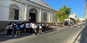 Malestar de padres de la ENCJA por actitudes del vicedirector hacia alumnos de sexto grado