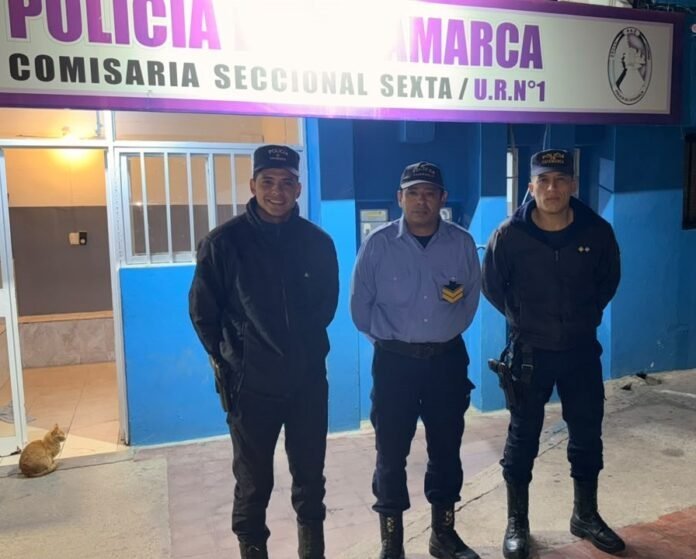 Policías le salvaron la vida a un joven de 27 años en el barrio La Tablada