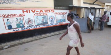 Violencia sexual y pobreza: por qué más de la mitad de las infectadas por VIH en África son niñas y mujeres jóvenes